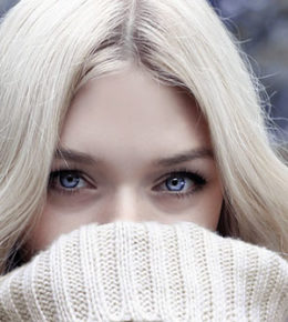 Picture of a woman with blue eyes